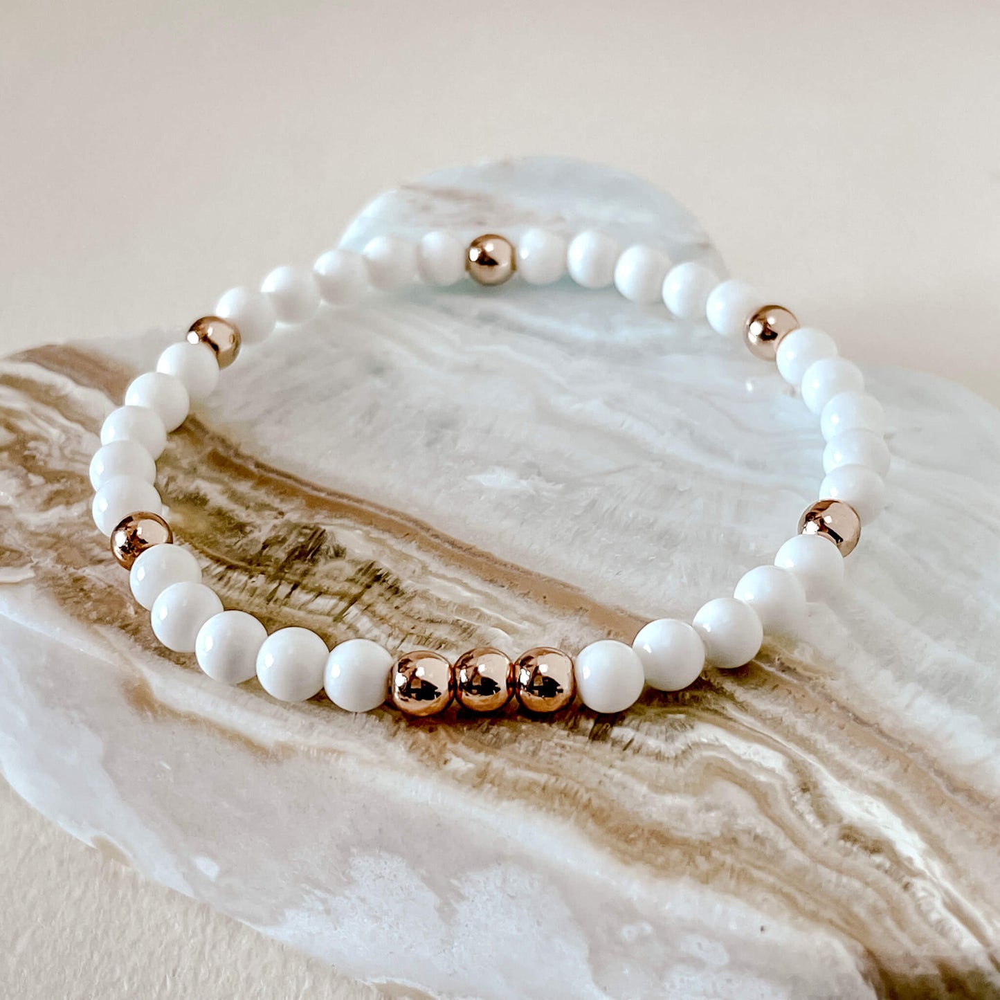 White Seashell & Rose Gold Hematite Petit Aura Beaded Stacking Bracelet