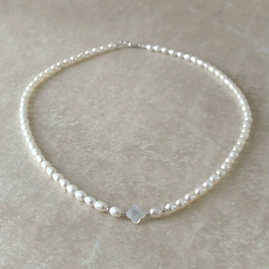 Load image into Gallery viewer, Freshwater Pearls &amp;amp; 925 Sterling Silver Clovia Necklace
